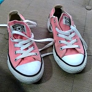 Girls size 12 Converse Allstar Chuck Taylor